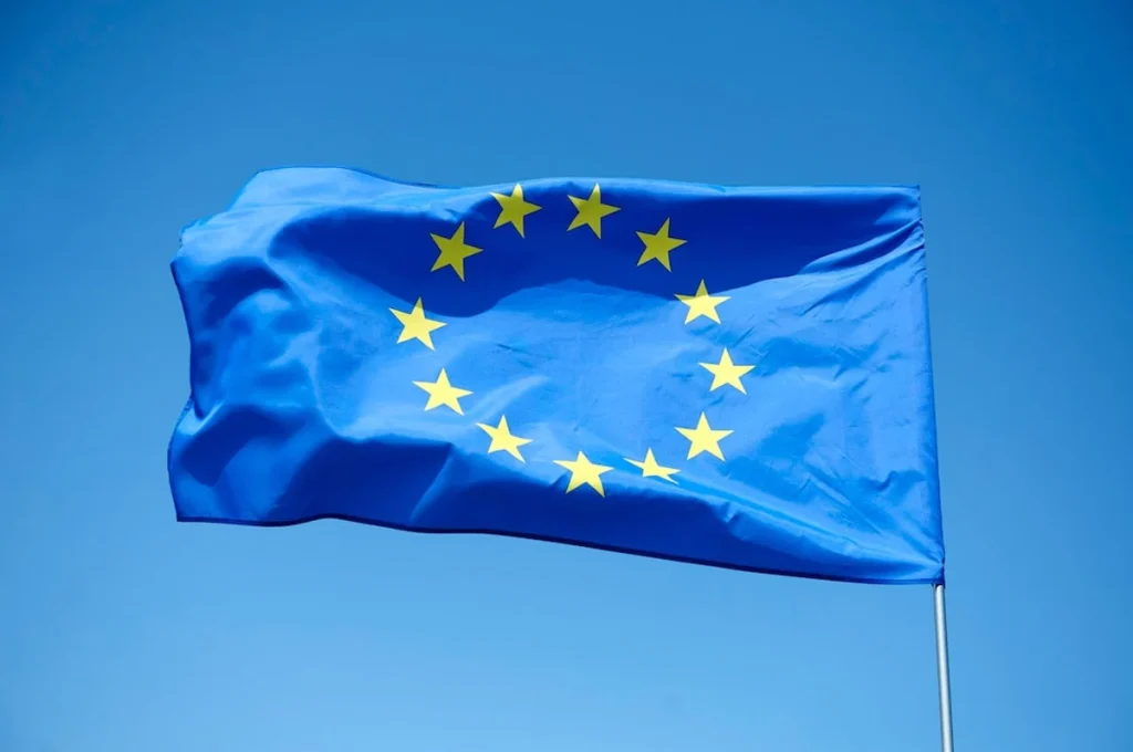 Pakiet mobilności #13 – Wyjaśnienia Komisji Europejskiej dotyczące obowiązkowych powrotów pojazdów